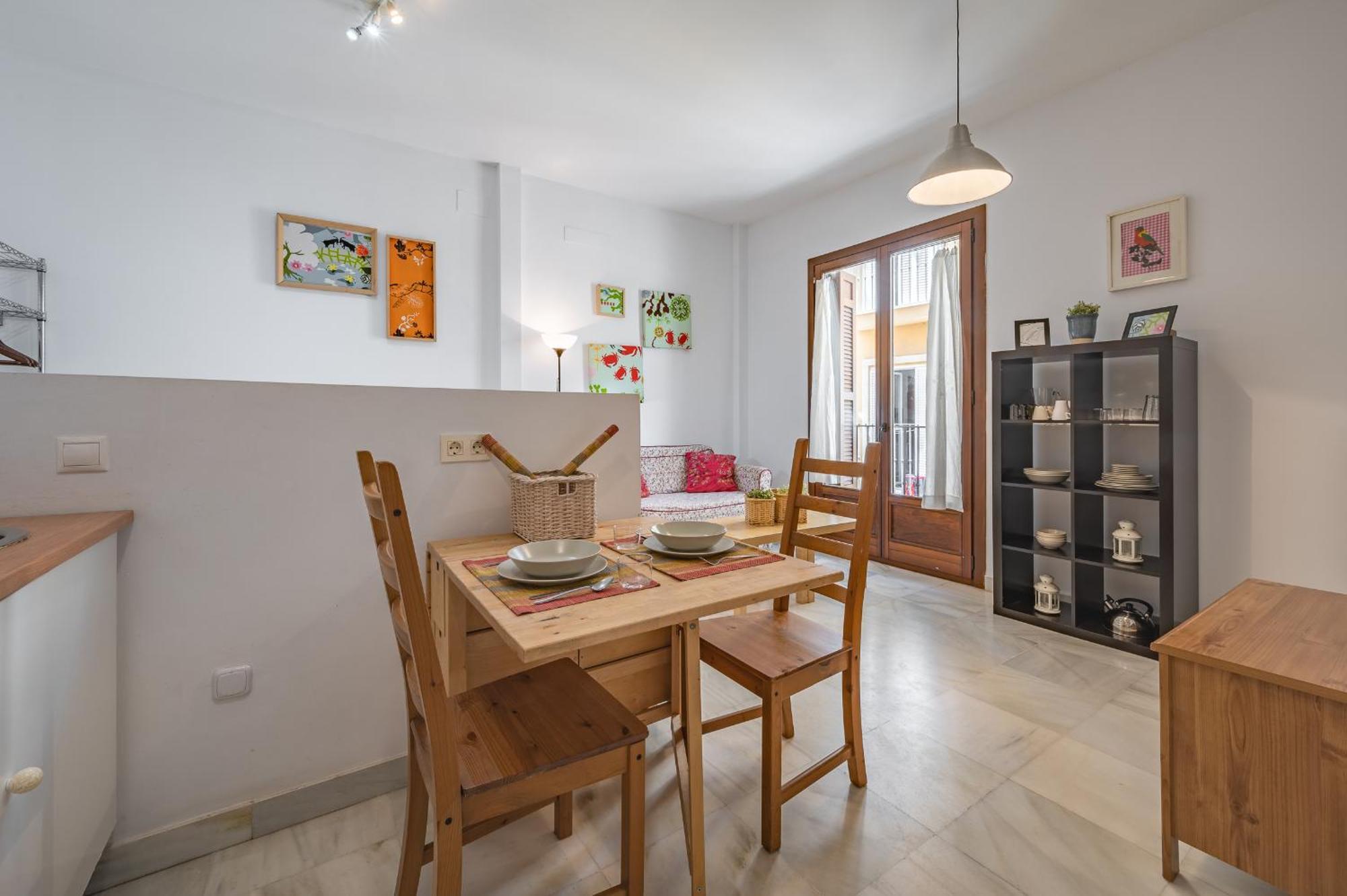Dona Elvira Carreteria Apartment Малага Екстериор снимка