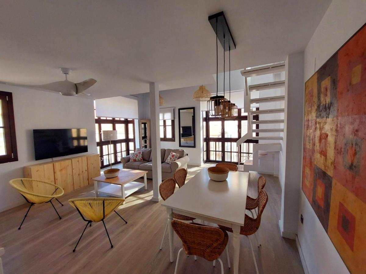 Dona Elvira Carreteria Apartment Малага Екстериор снимка