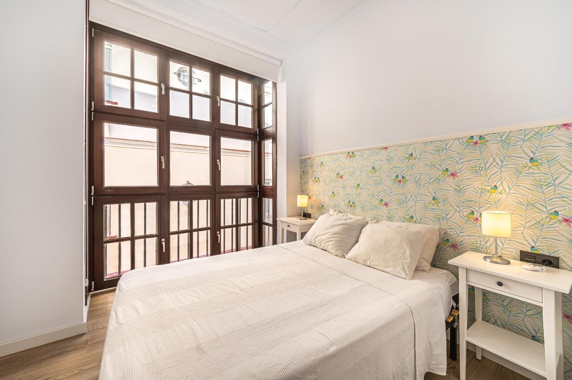 Dona Elvira Carreteria Apartment Малага Екстериор снимка