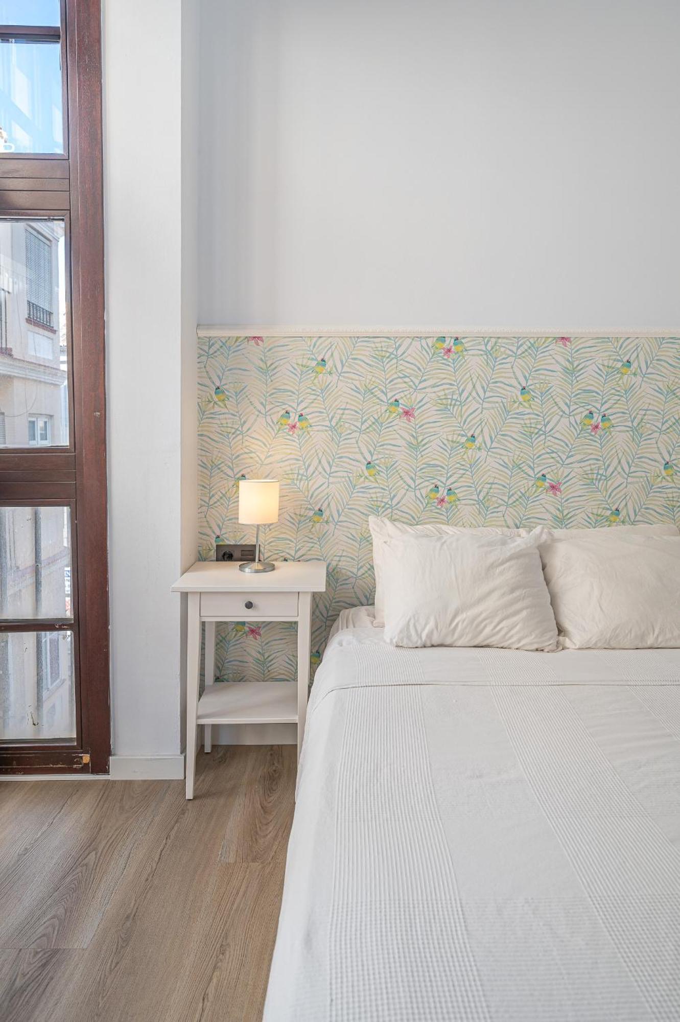 Dona Elvira Carreteria Apartment Малага Екстериор снимка