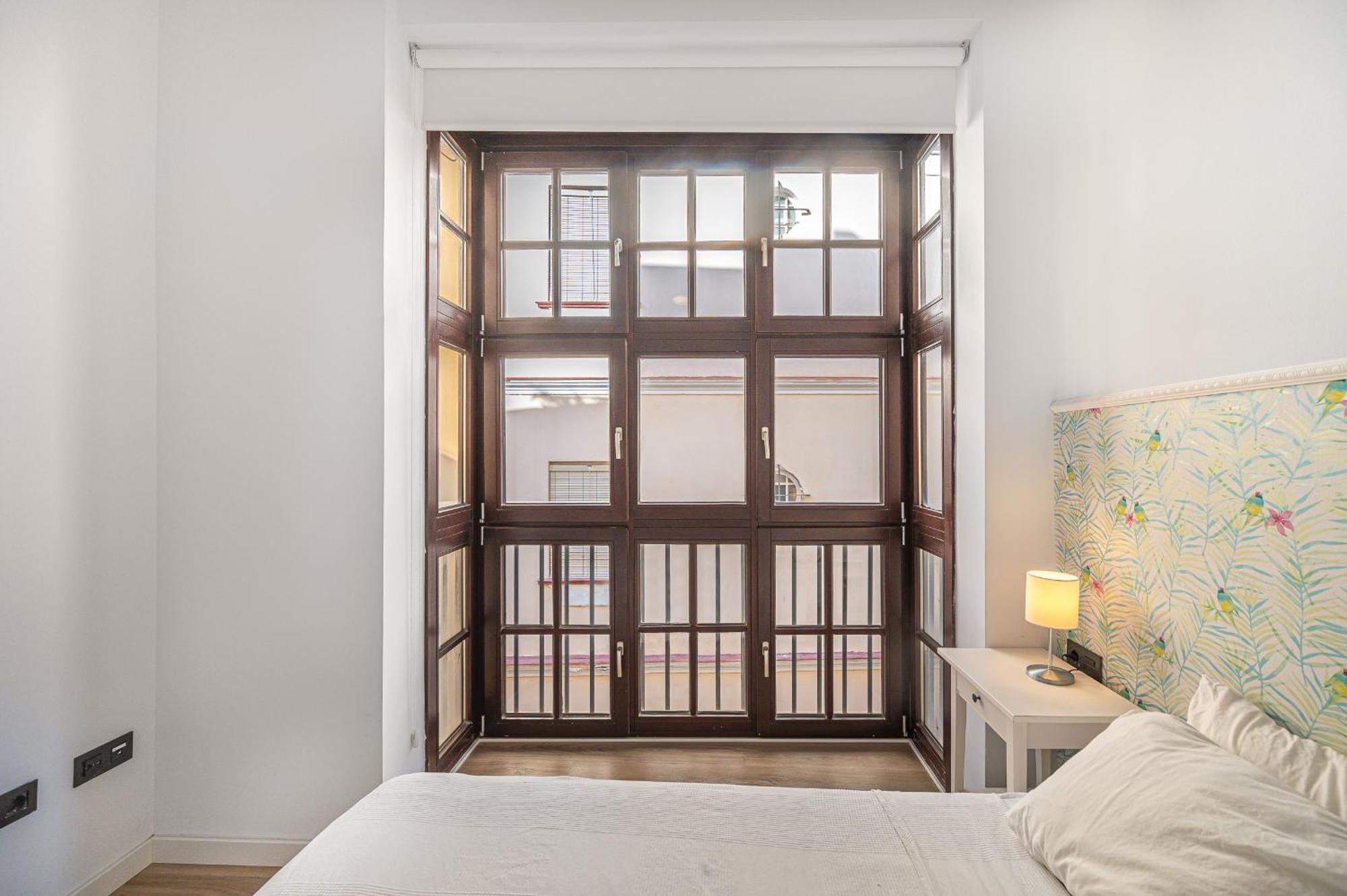 Dona Elvira Carreteria Apartment Малага Екстериор снимка