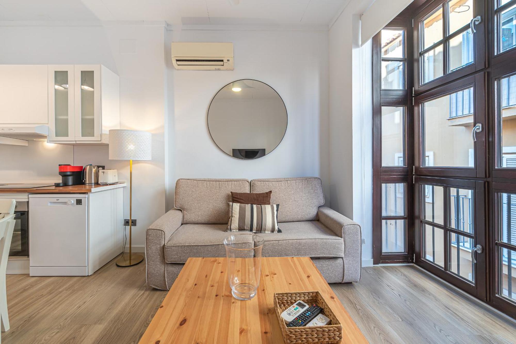 Dona Elvira Carreteria Apartment Малага Екстериор снимка