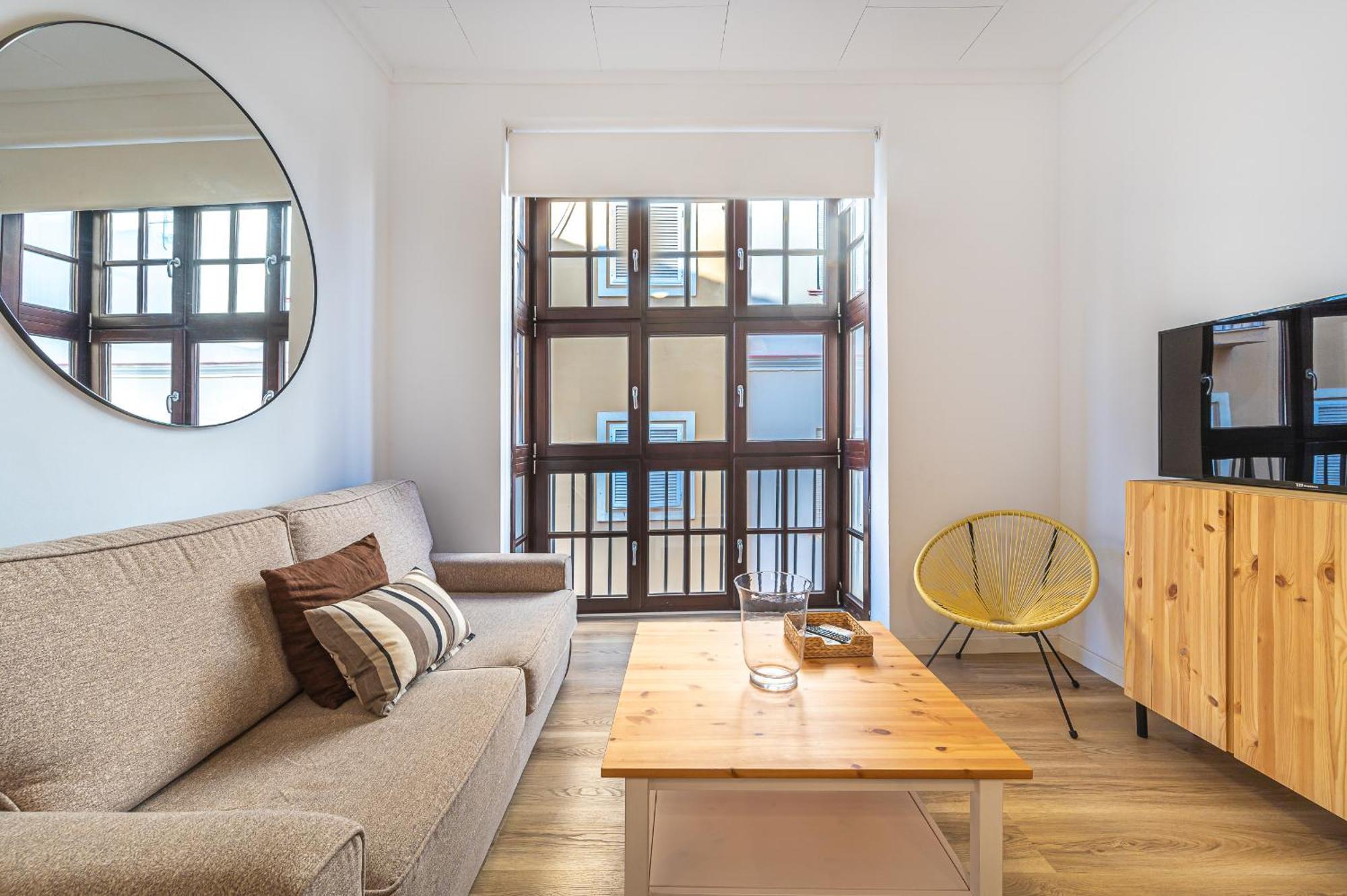 Dona Elvira Carreteria Apartment Малага Екстериор снимка