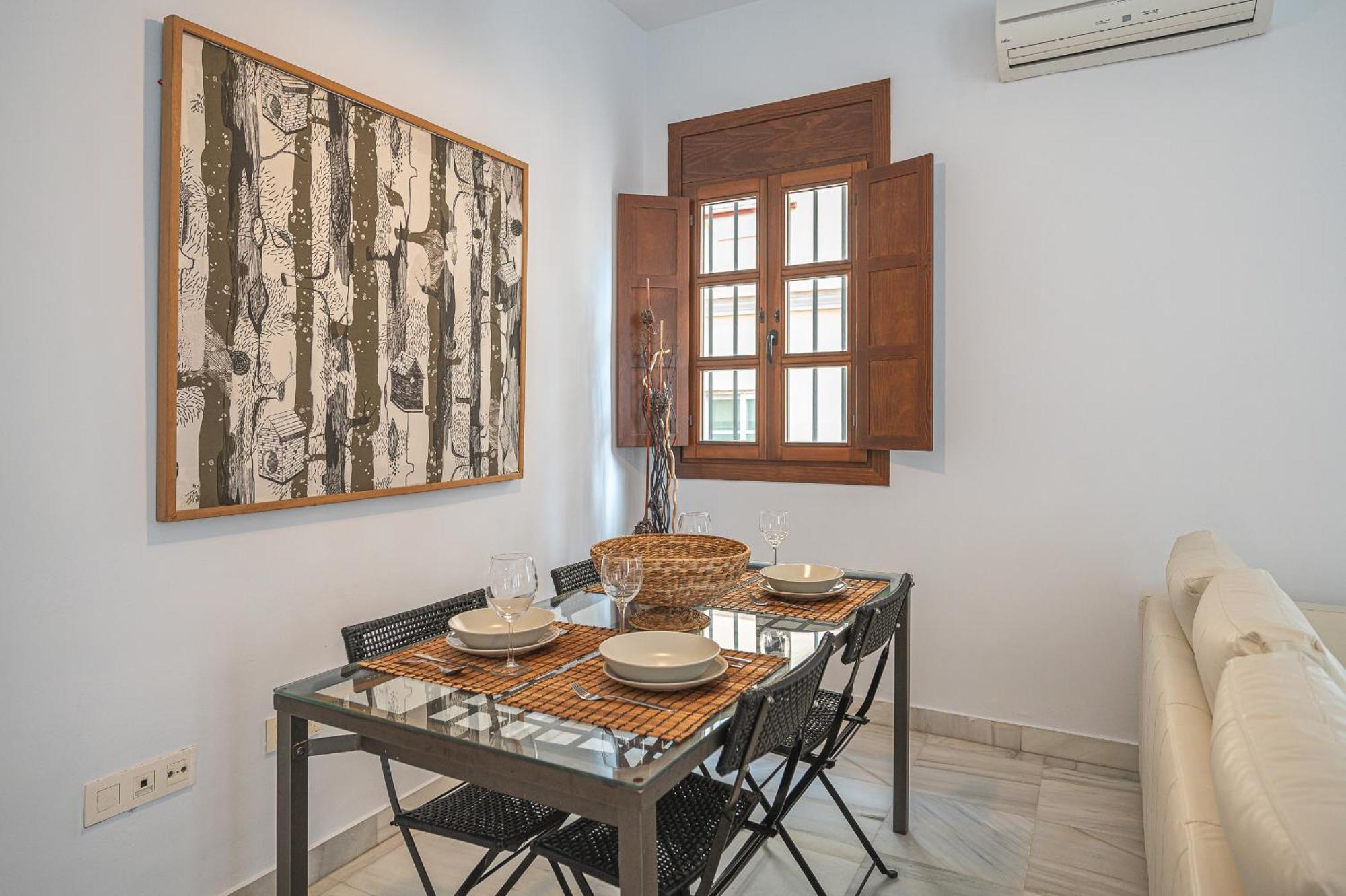 Dona Elvira Carreteria Apartment Малага Екстериор снимка