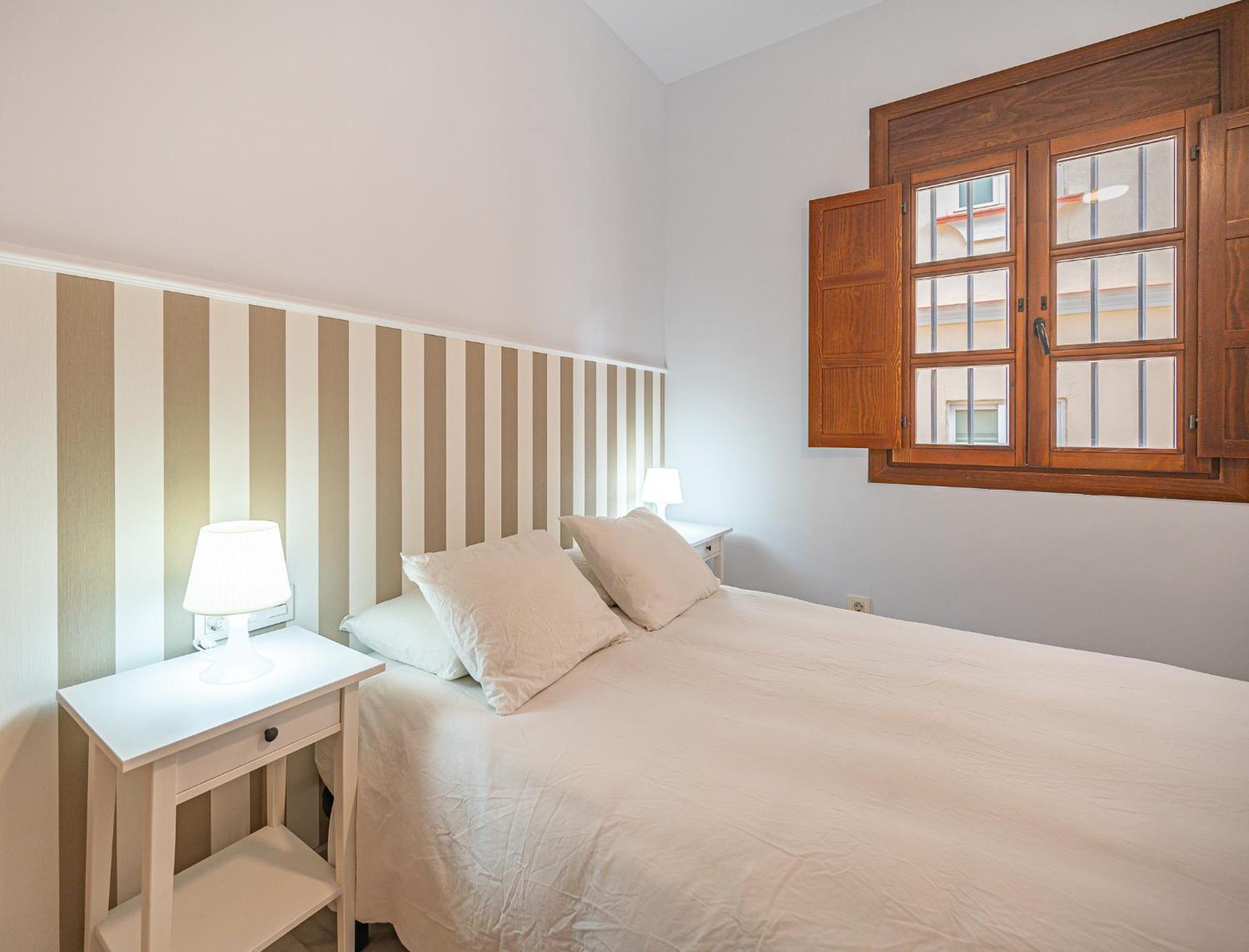 Dona Elvira Carreteria Apartment Малага Екстериор снимка