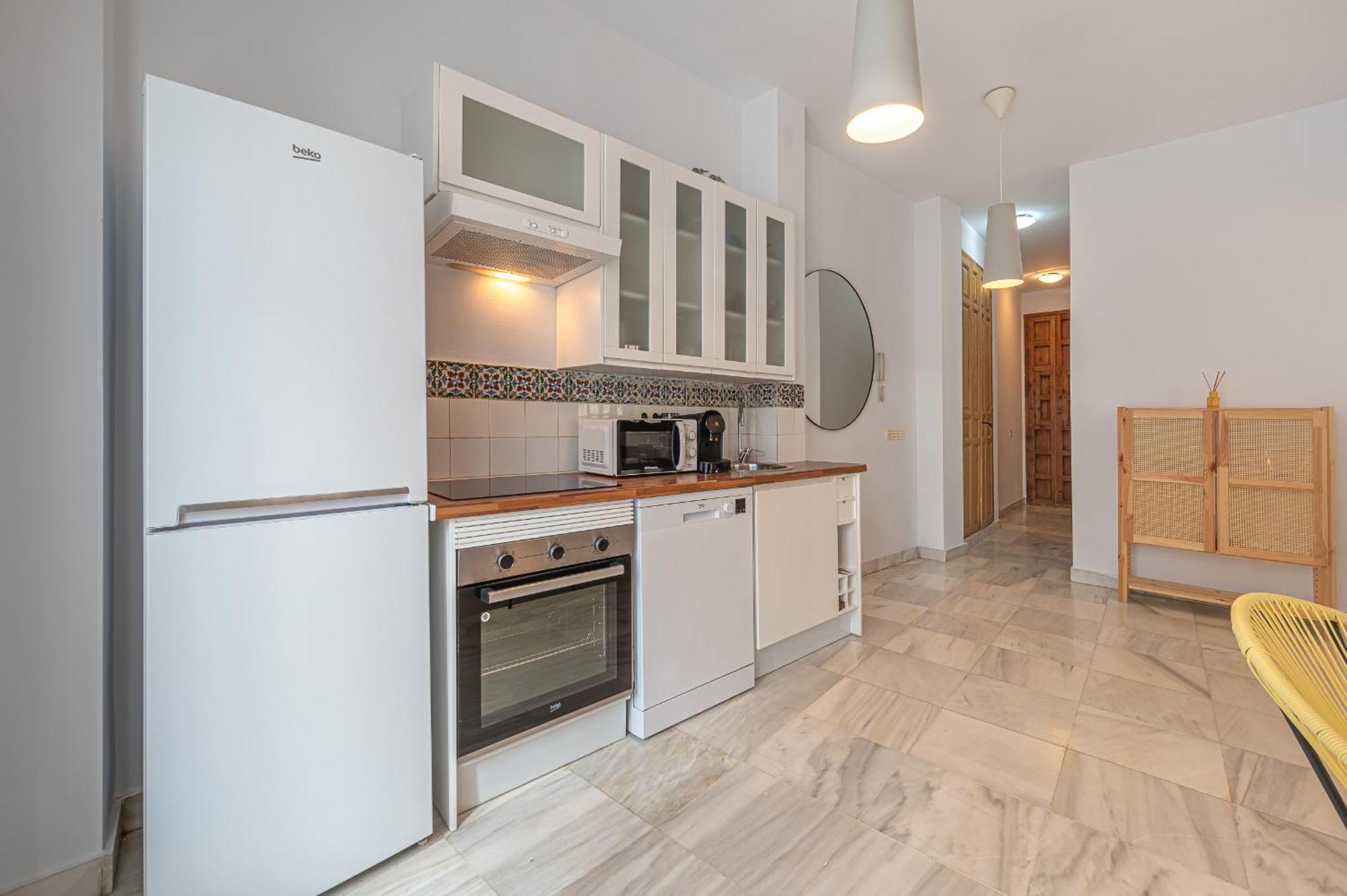 Dona Elvira Carreteria Apartment Малага Екстериор снимка