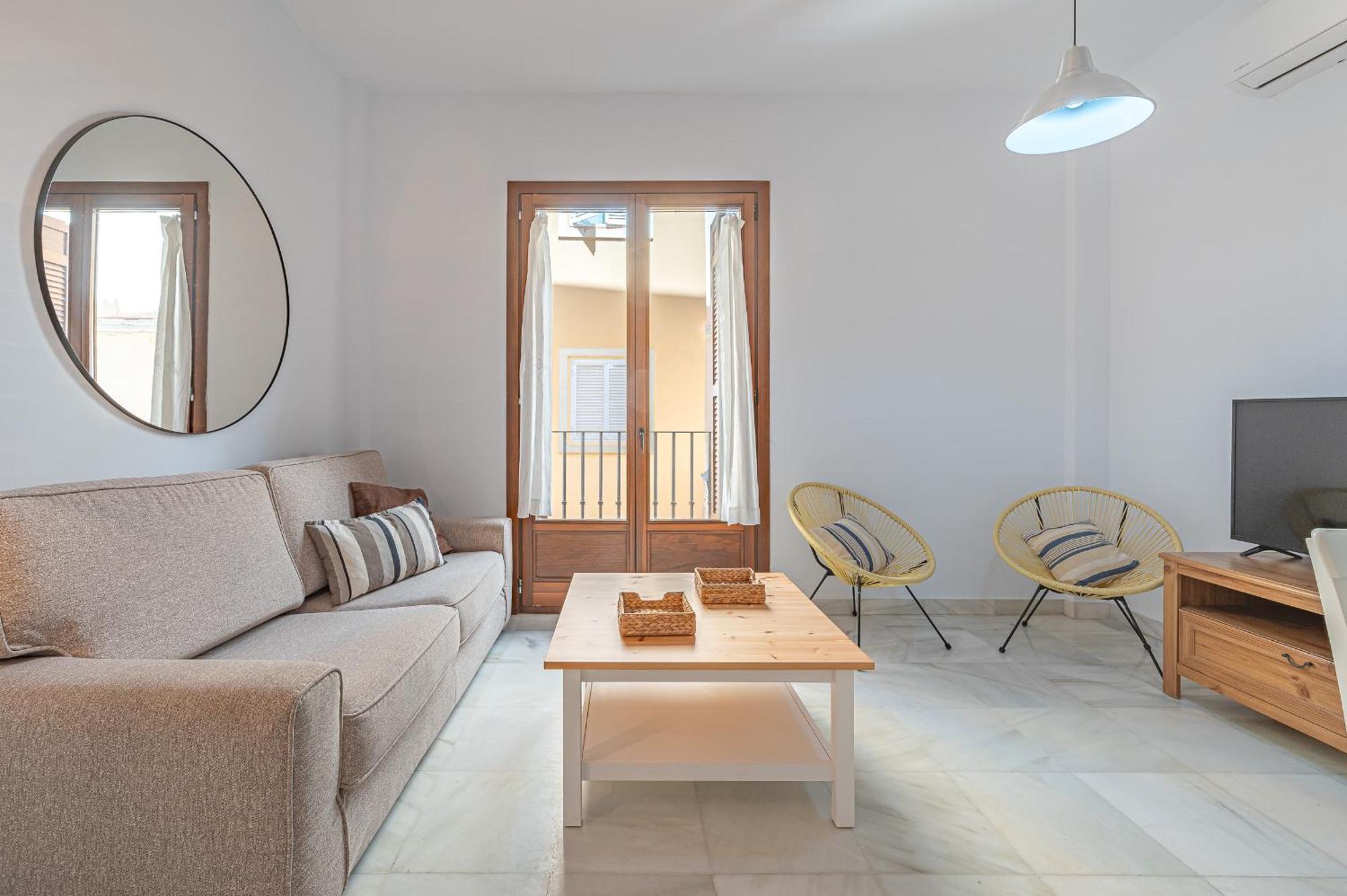 Dona Elvira Carreteria Apartment Малага Екстериор снимка