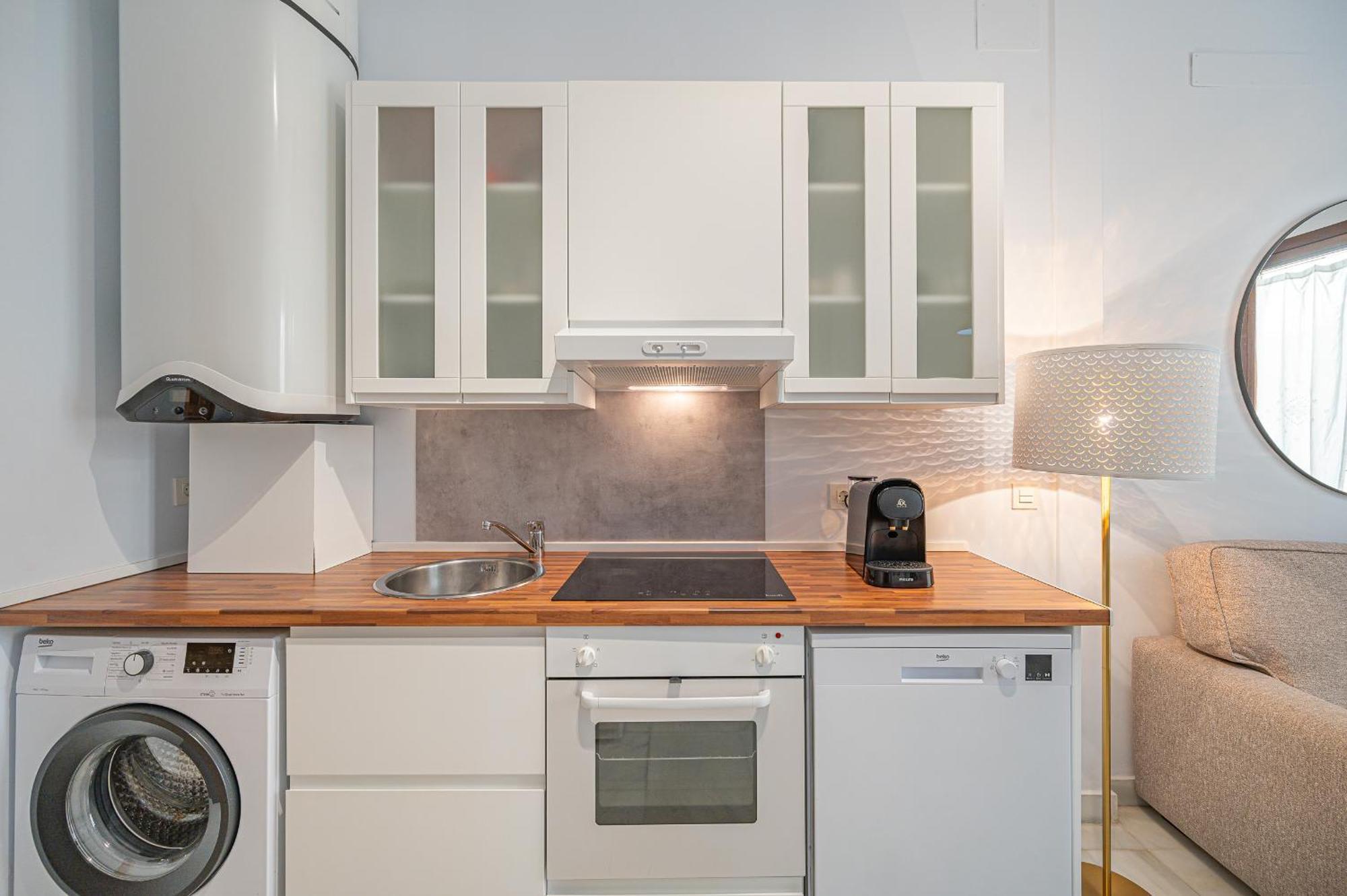 Dona Elvira Carreteria Apartment Малага Екстериор снимка