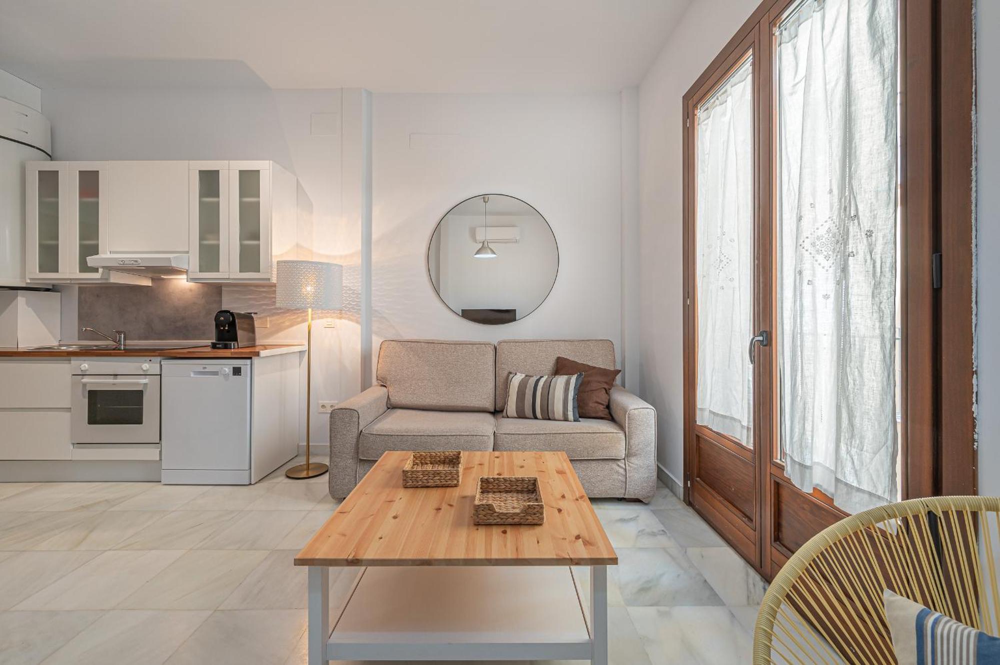 Dona Elvira Carreteria Apartment Малага Екстериор снимка