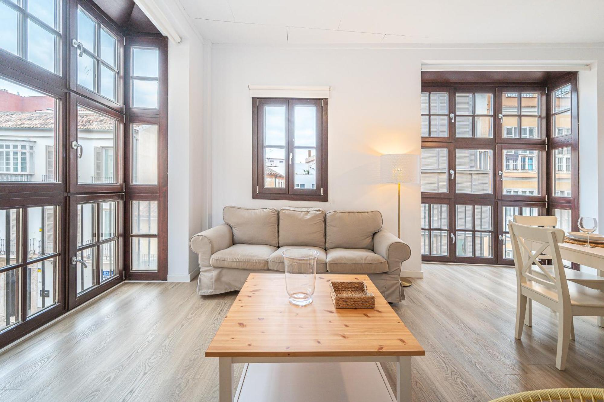 Dona Elvira Carreteria Apartment Малага Екстериор снимка