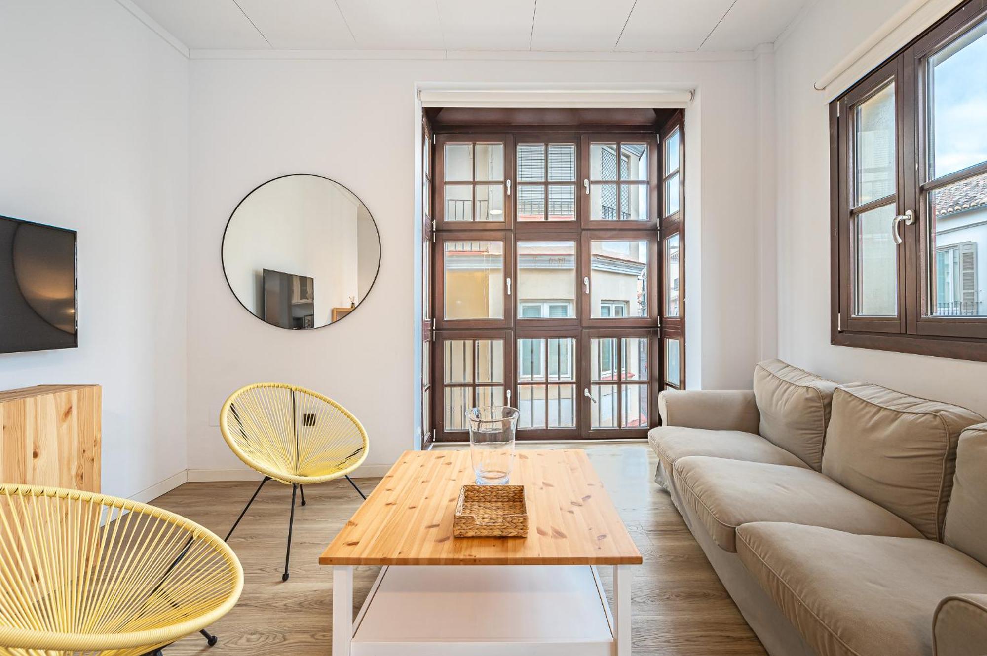 Dona Elvira Carreteria Apartment Малага Екстериор снимка