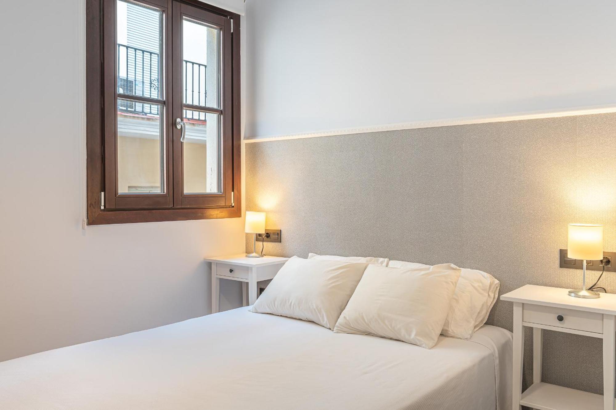 Dona Elvira Carreteria Apartment Малага Екстериор снимка